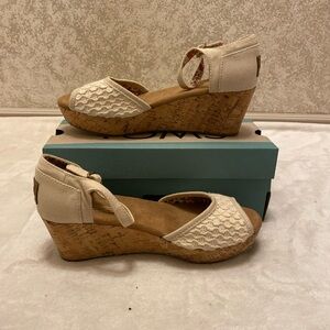 Toms Cream Woven Wedges